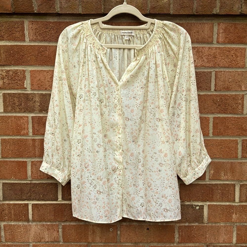 Creme Fraiche Top sz Medium Peasant Style Pale Yellow Cream with Floral Pattern
